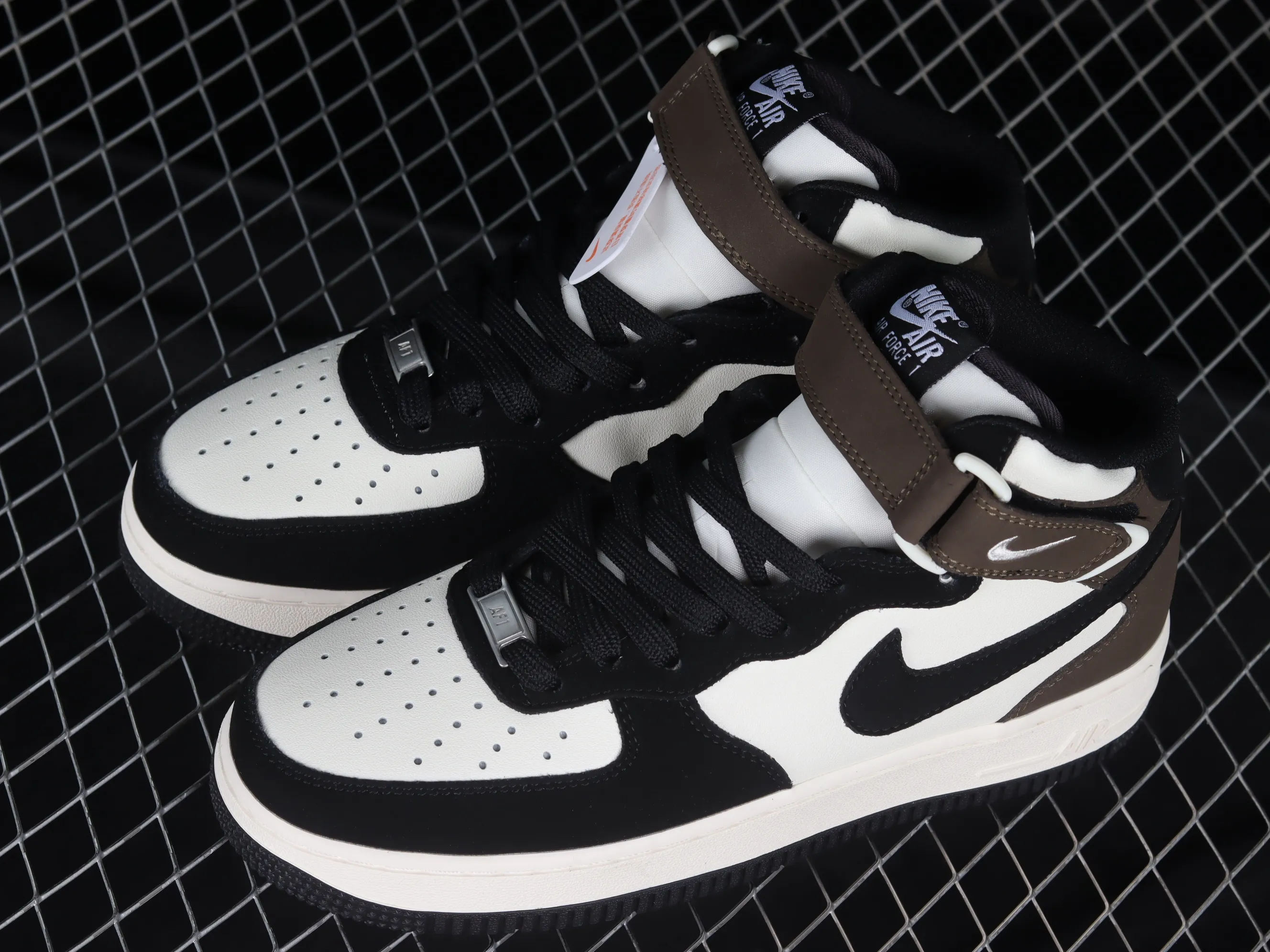 All categories Nk Air Force 1 Air Force series Nk Air Force 1 Mid Air Force mid-top Nk Air Force 1'07 Mid mocha black stitching Air Force One mid-top sports and leisure sneakers GH5696-023